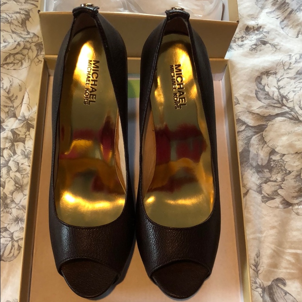 Michael Kors pumps